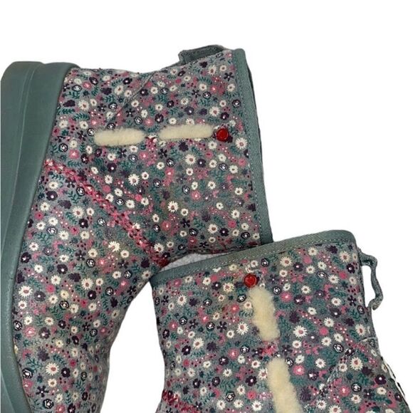 UGG Floral Print Gray Ankle Boots(Size 7) - Picture 5 of 12
